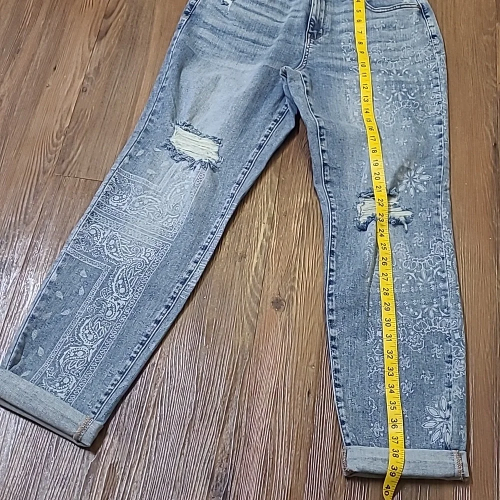 Judy‎ Blue Light Blue Paisley Boyfriend Jeans